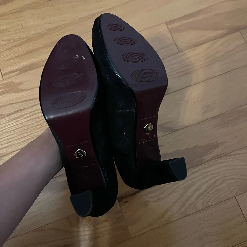 BRAND NEW Tamaris Speckled Black Suede Pumps, 6 - Picture 5 of 7